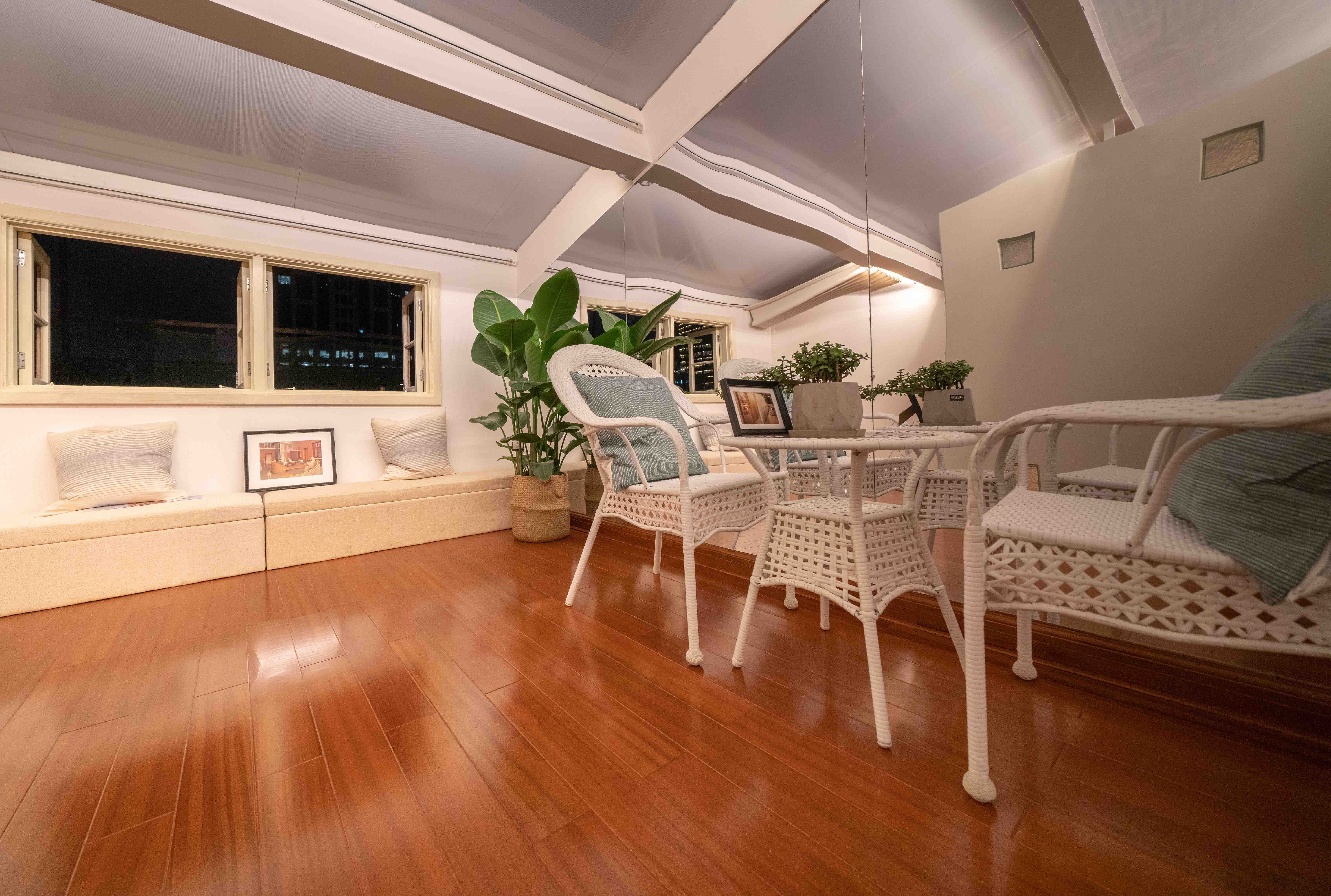 《外灘背后的家》